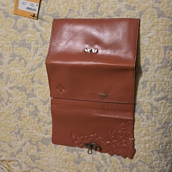 Patricia Nash Leather wallet - Picture 4 of 6